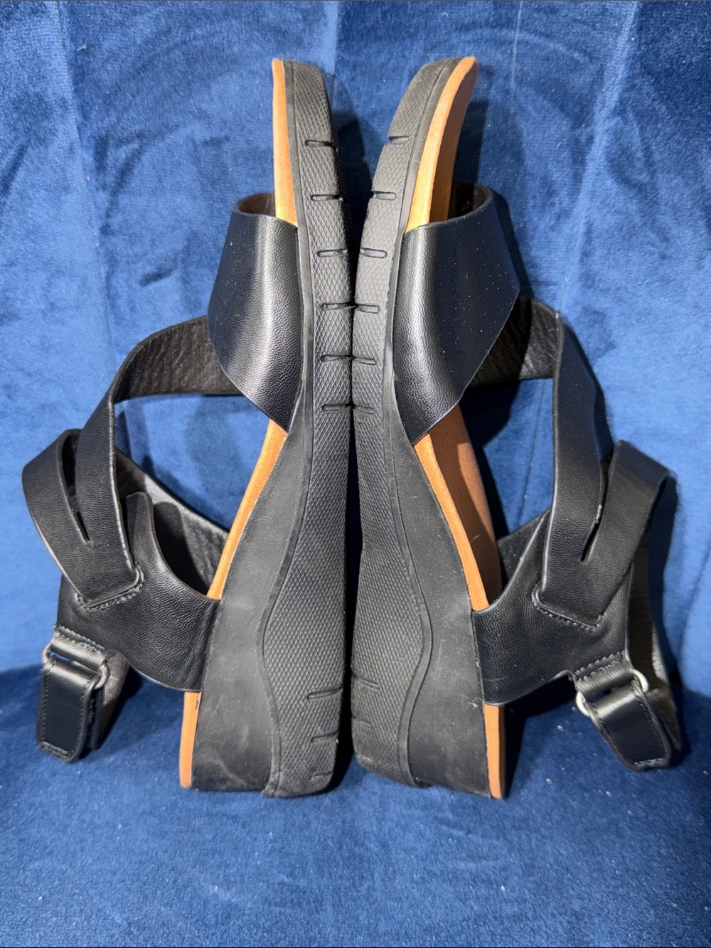 BareTraps Women's Black Strappy Comfort Sandals Size 8 - Picture 5 of 6